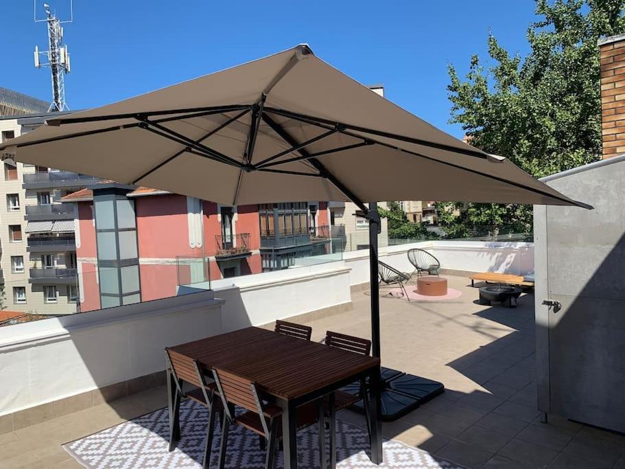Ático con preciosa terraza en Algorta Apartamento Getxo Exterior foto